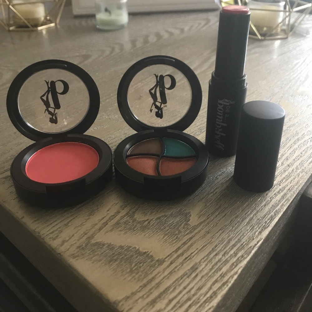 Bombshell Makeup Bundle