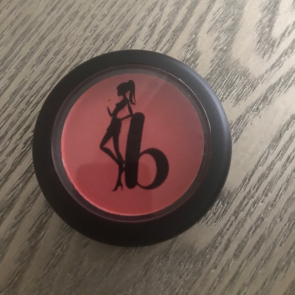 Bombshell Makeup Bundle - Picture 3 of 8