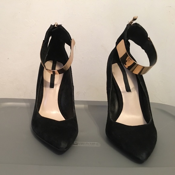 Zara heels with gold accent detail - Picture 1 of 6