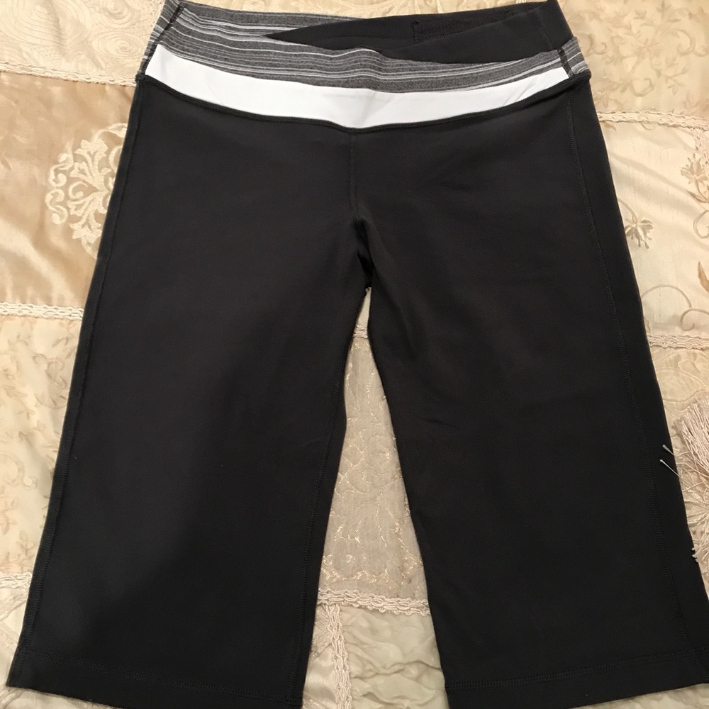 Cropped Lululemon pants
