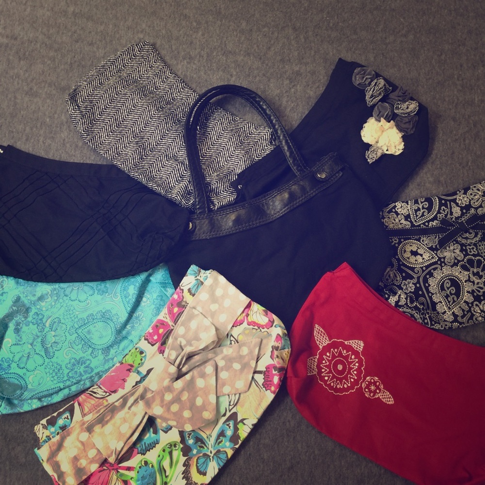 DRESS IT UP PURSE & SKIRTS
