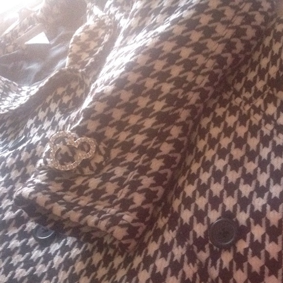 Black end withe - Picture 3 of 3