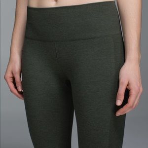 Seamlessly street crop lululemon