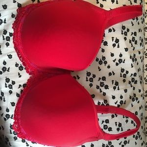 Bright red wacoal bra- lace floral detailing 32DDD