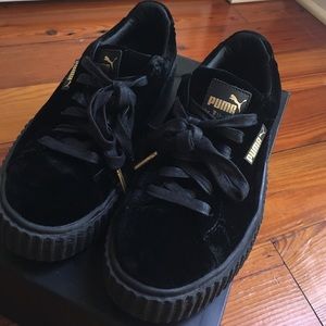 FENTY PUMA SUEDE BLACK SHOE RIHANNA