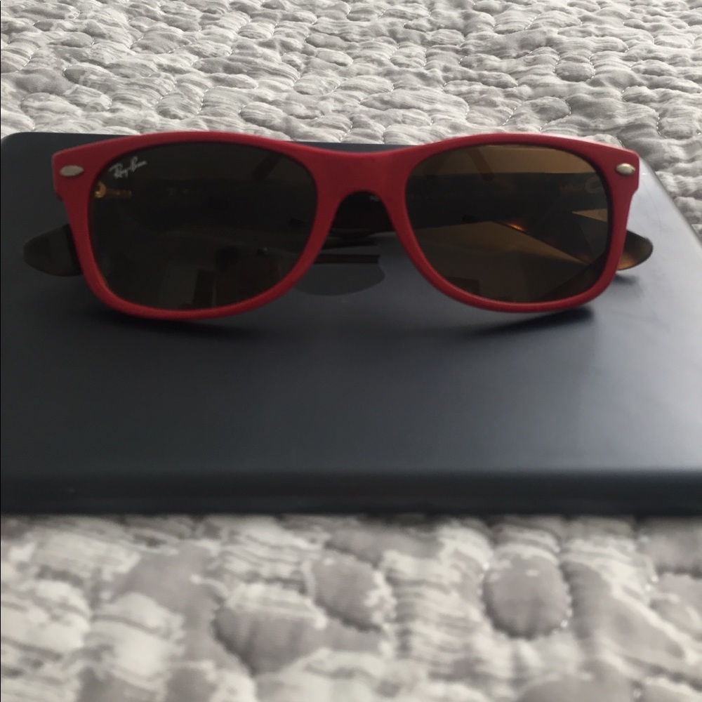 Kids Ray Bans sun glasses red and leopard