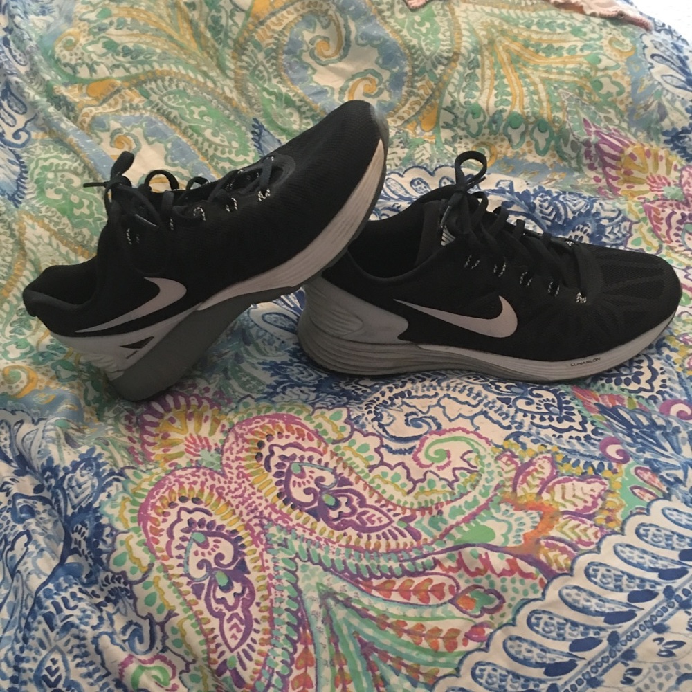 Women's 7.5 Nike Lunar glide 6
