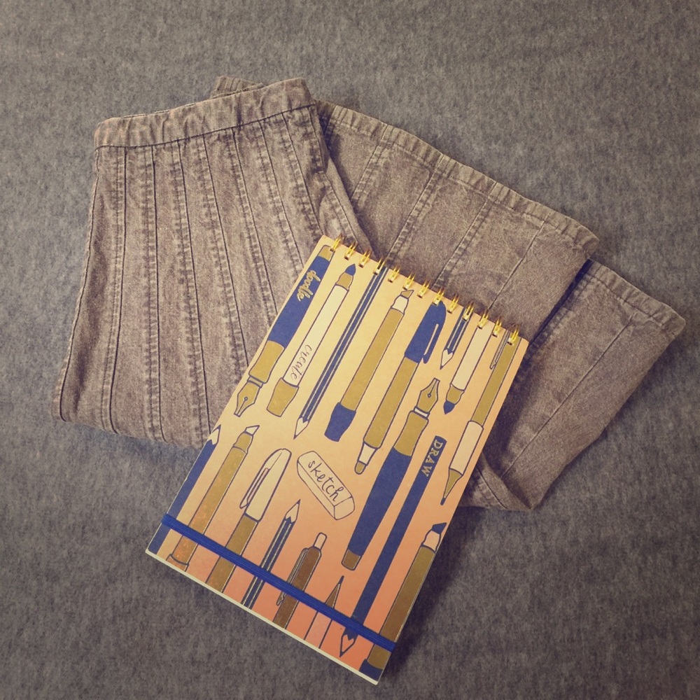 DISTRESSED DENIM
