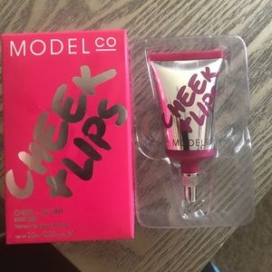 MODEL co CHEEK + LIPS Tint