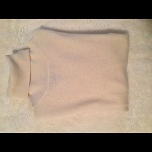 Cream-colored Turtle Neck Sweater, size XS