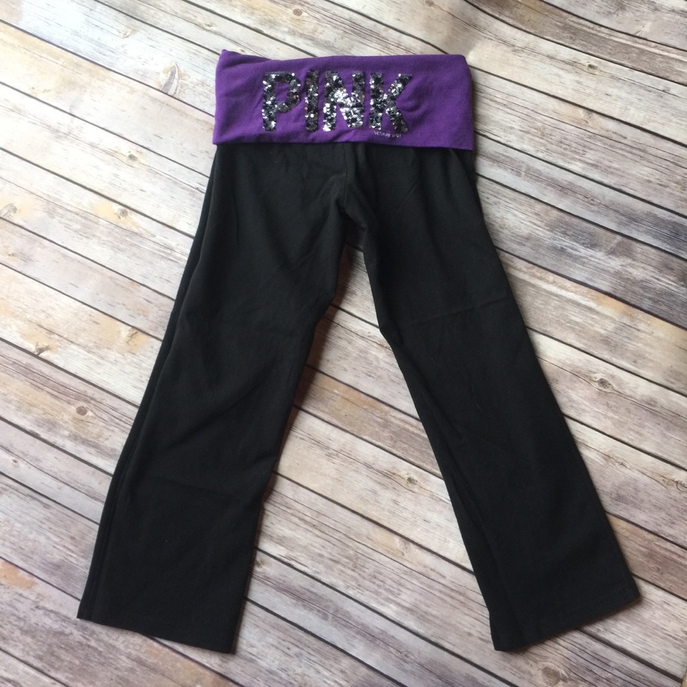 VS Pink Cropped Leggings