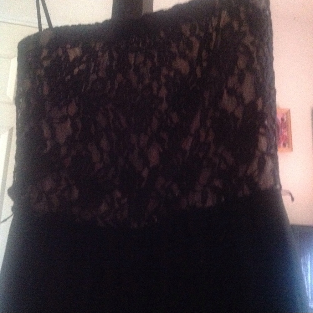 Biutufful strapless Romper