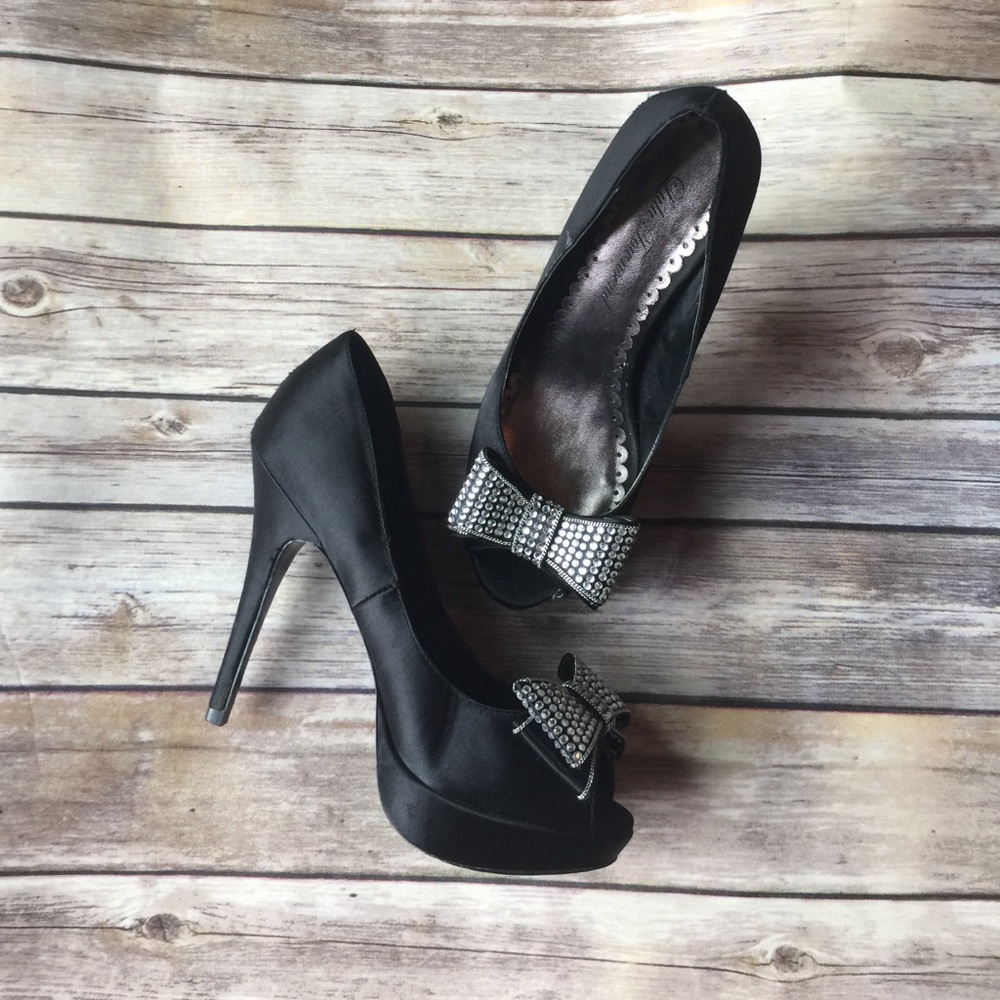 Lulu Townsend Bow Heels