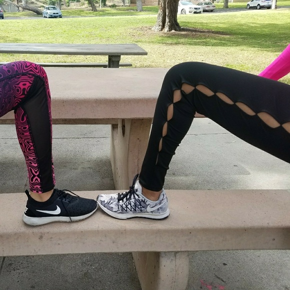 Neon pink and black legging set - Picture 2 of 5