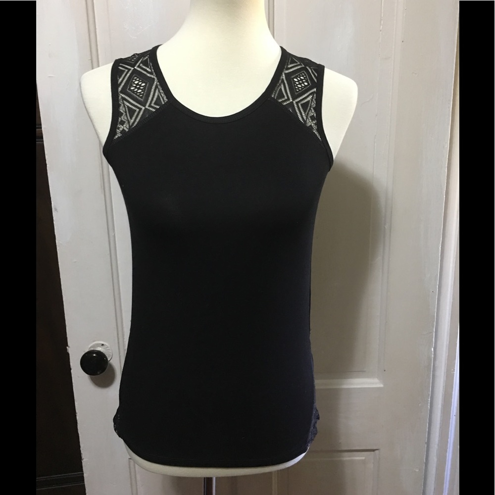 🌺🌺Sweet Black Top🌺🌺