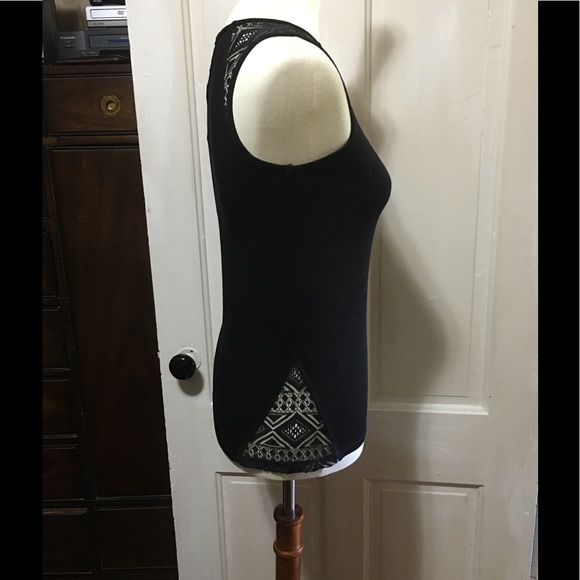 🌺🌺Sweet Black Top🌺🌺 - Picture 3 of 4