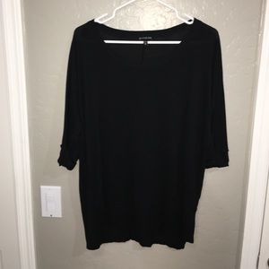 Black three-quarter length sleeve T-shirt