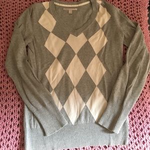 {Old Navy} V Neck Sweater