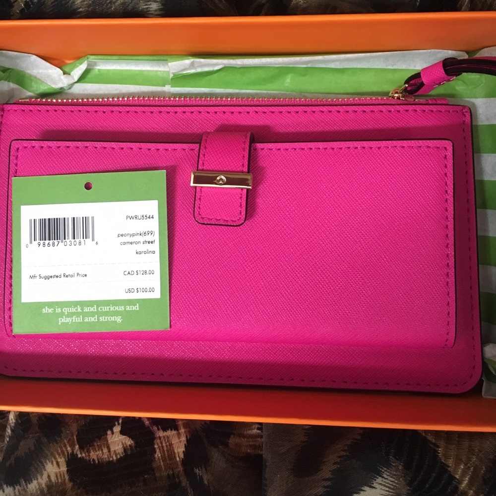 Kate Spade wristlet NWT with box
