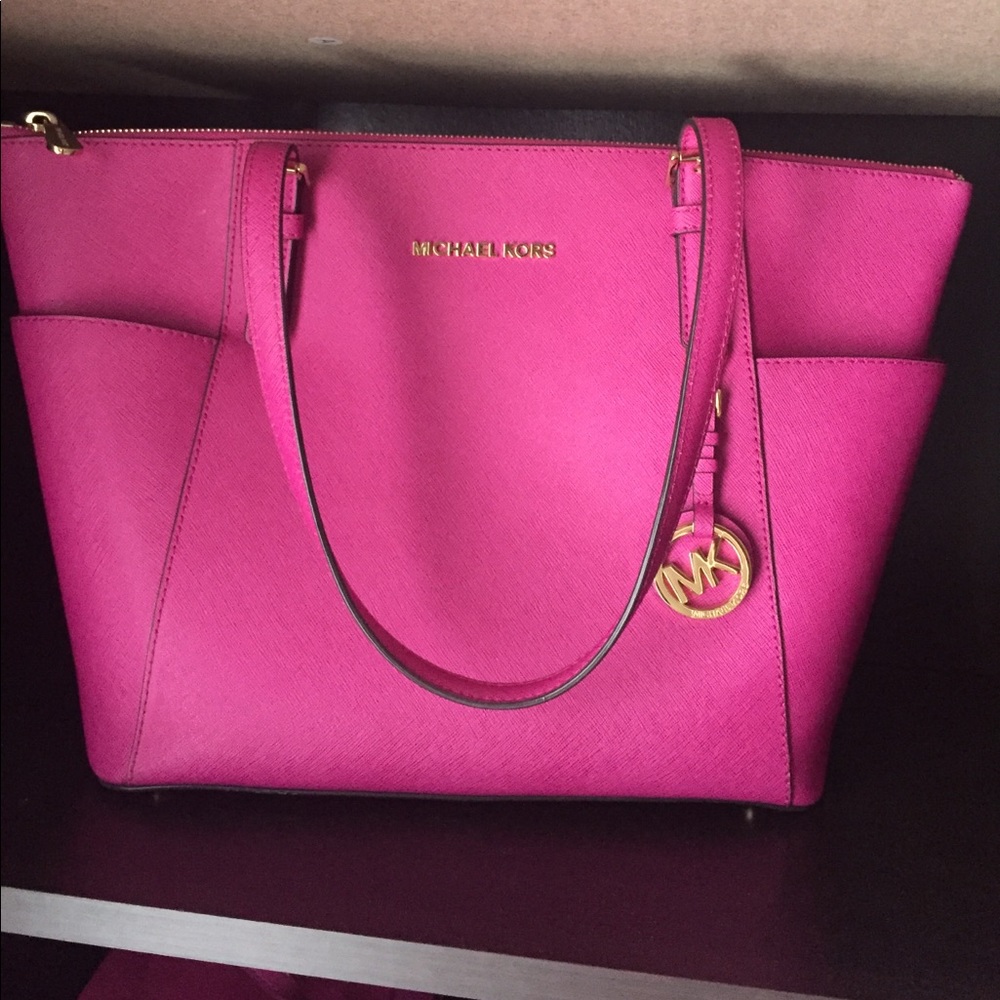 Michael Kors like new fucsia/pink purse
