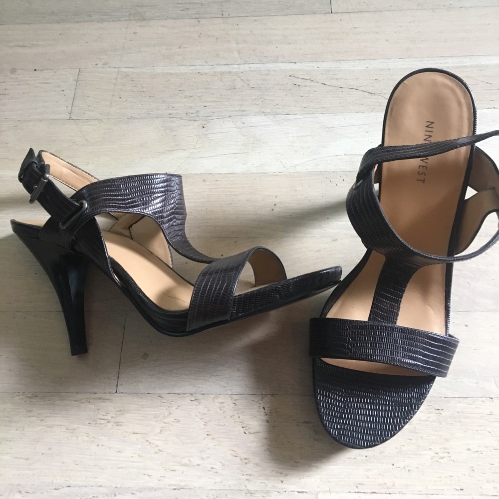 Nine West T-Strap Brown Leather Sandals