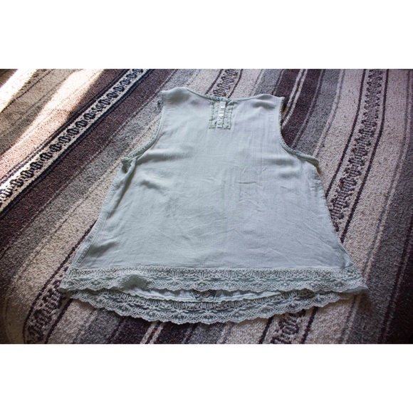 Tank - Picture 2 of 5