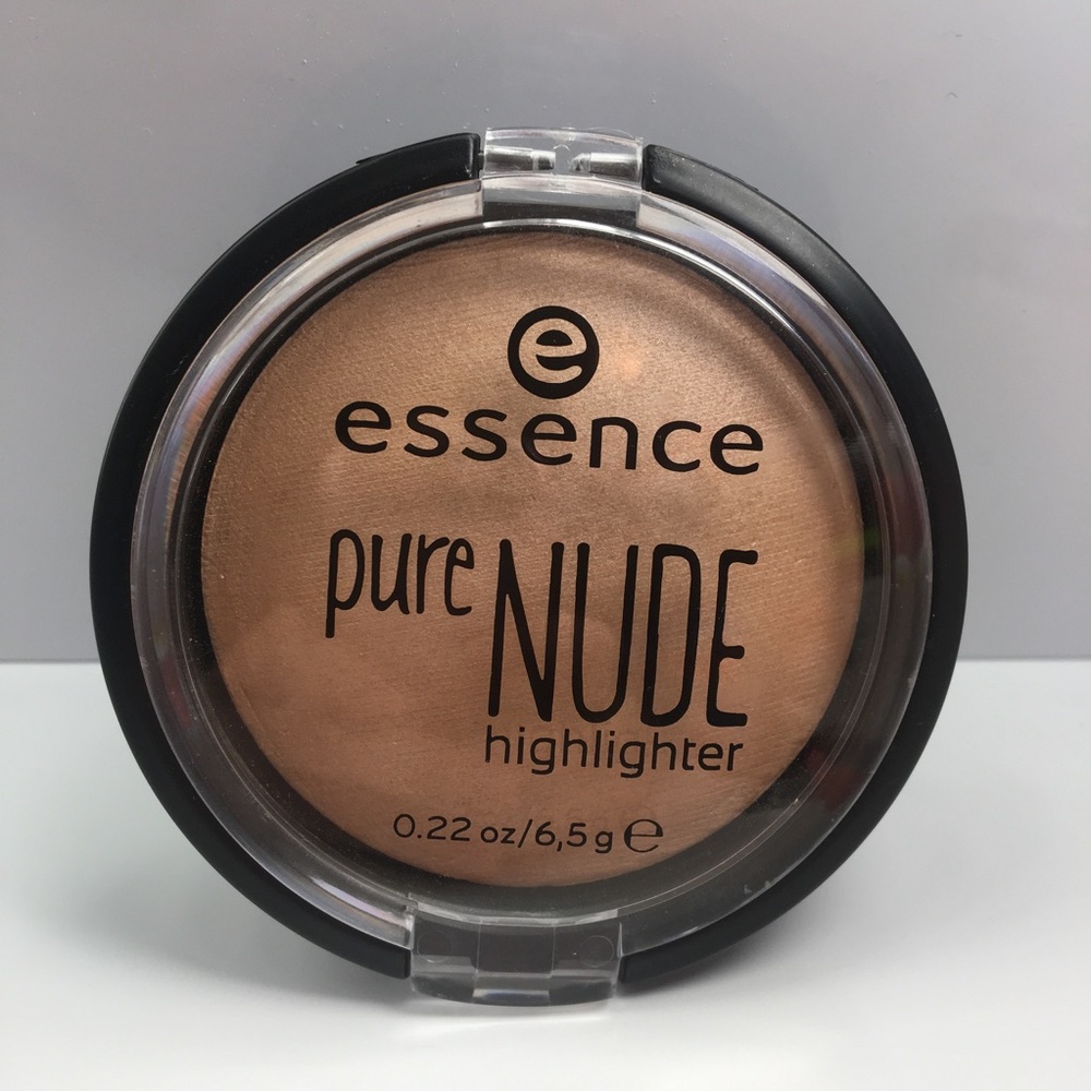 Essence pure nude highlighter