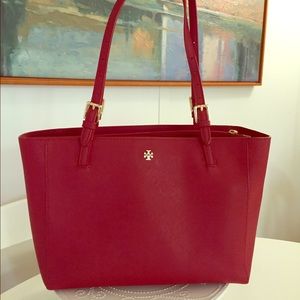 Tory Burch Medium Sized Hand Bag.