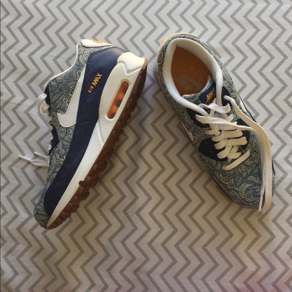 Nike AirMAX Liberty 90 Running Shoes
