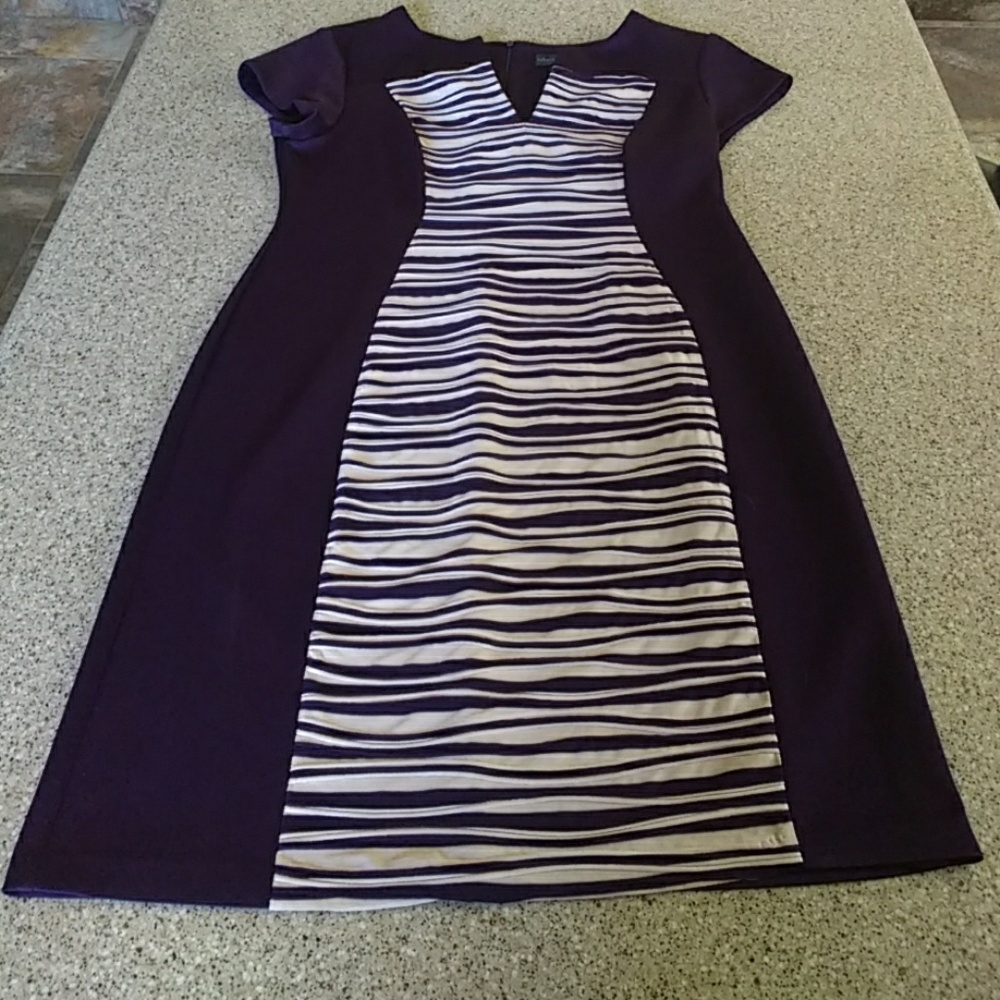 Size 16 bodycon dress with v cut out