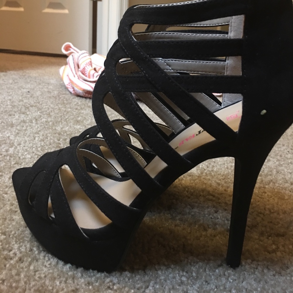 Pumps - Picture 4 of 4