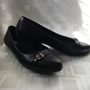 Black Dr. Scholl's Cute dressy flats. EUC. Size 7