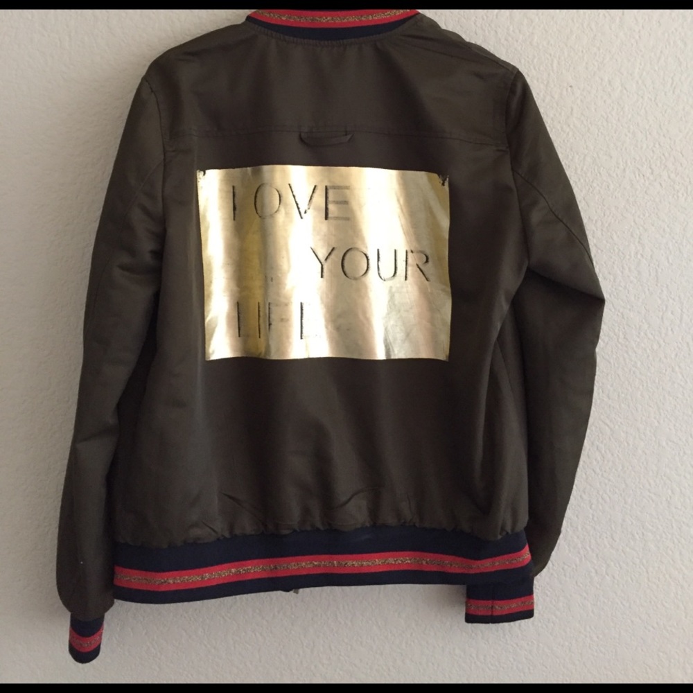 ZARA。   trafaluc outerwear