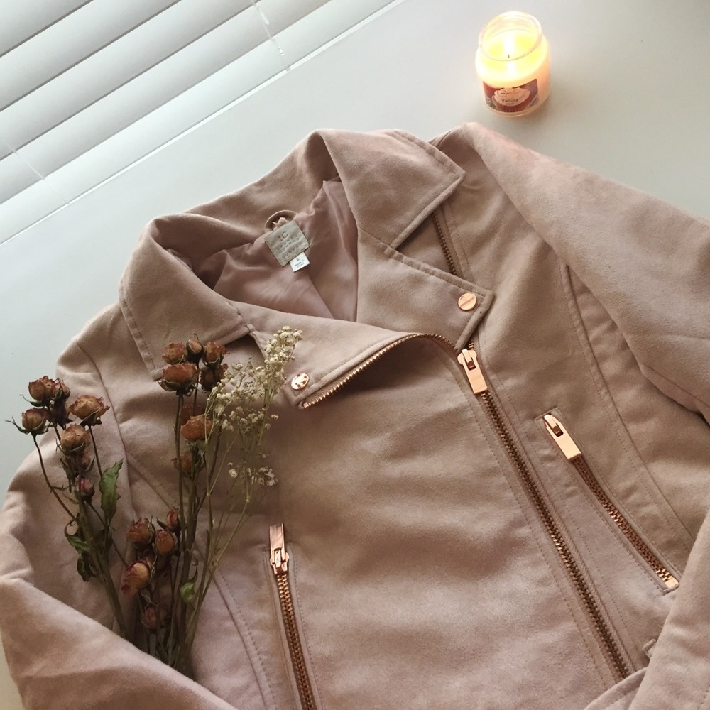 Lauren Conrad /Rose Gold and Champagne Jacket 🥂✨