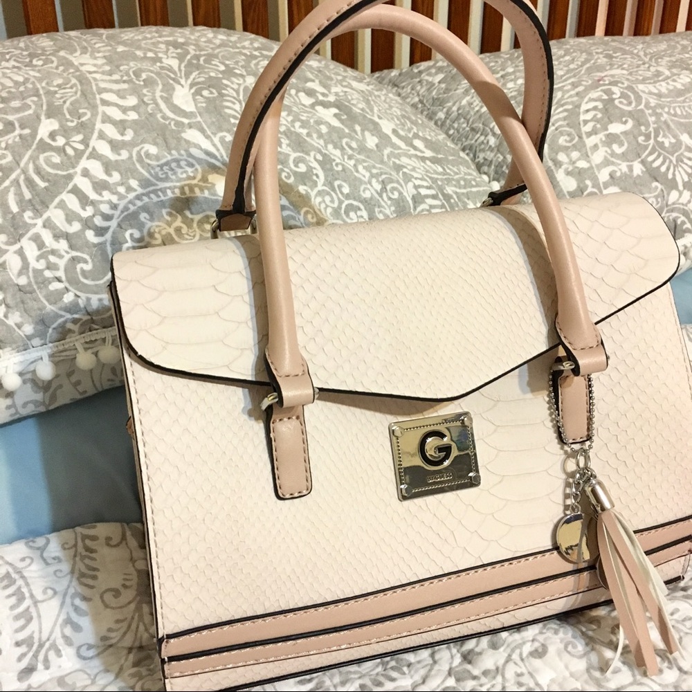 GUESS PASTEL PINK HANGBAG