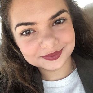 Meet your Posher, Zaina