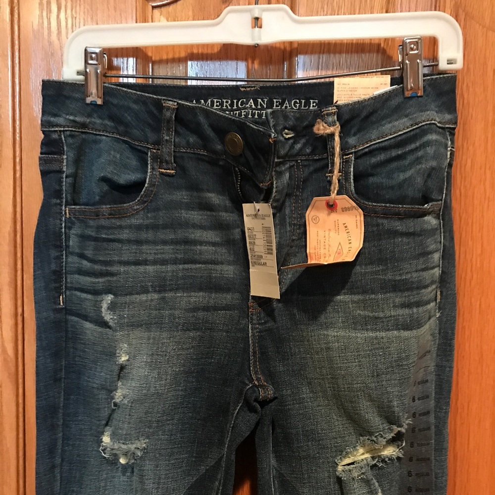 American Eagle ripped jegging w tags