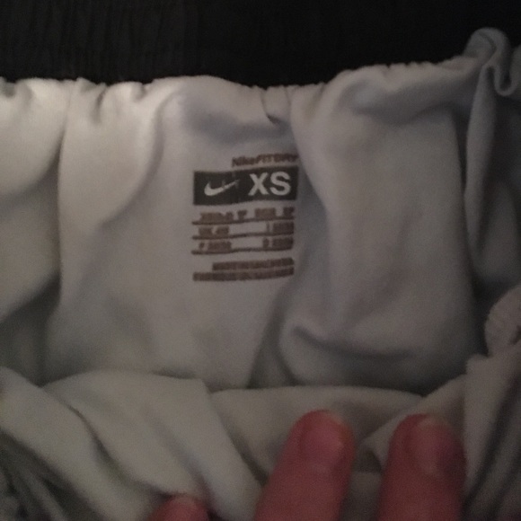 Nike shorts black white and light pink size xs - Picture 3 of 4