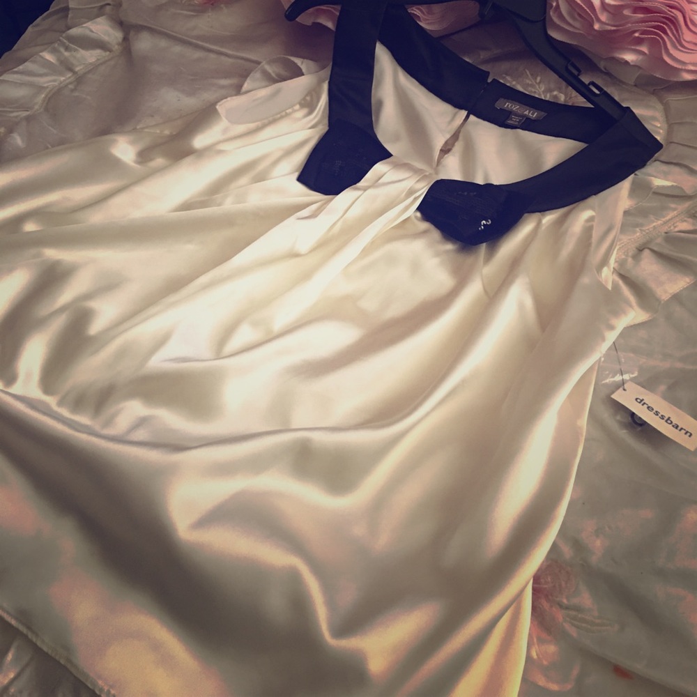 Sleeveless blouse