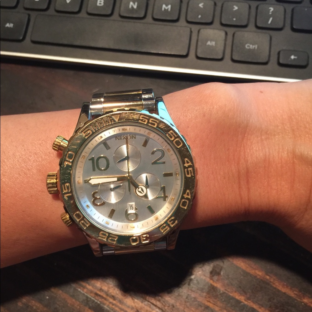 Nixon watch