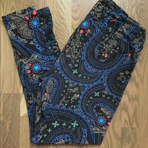 🦄LuLaRoe Paisley leggings Tc 🦄