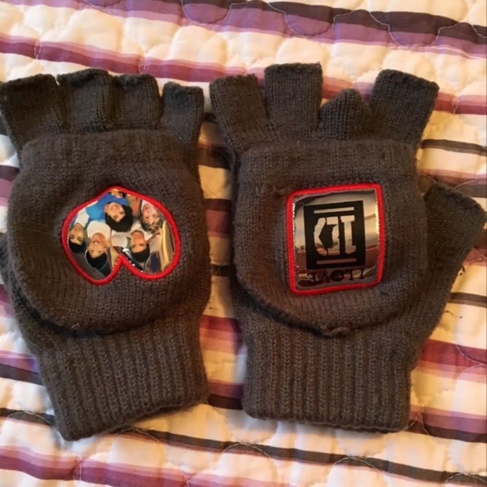 One Direction Winter Gloves