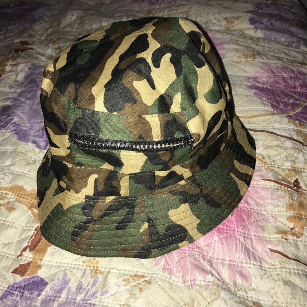 Camo bucket hat