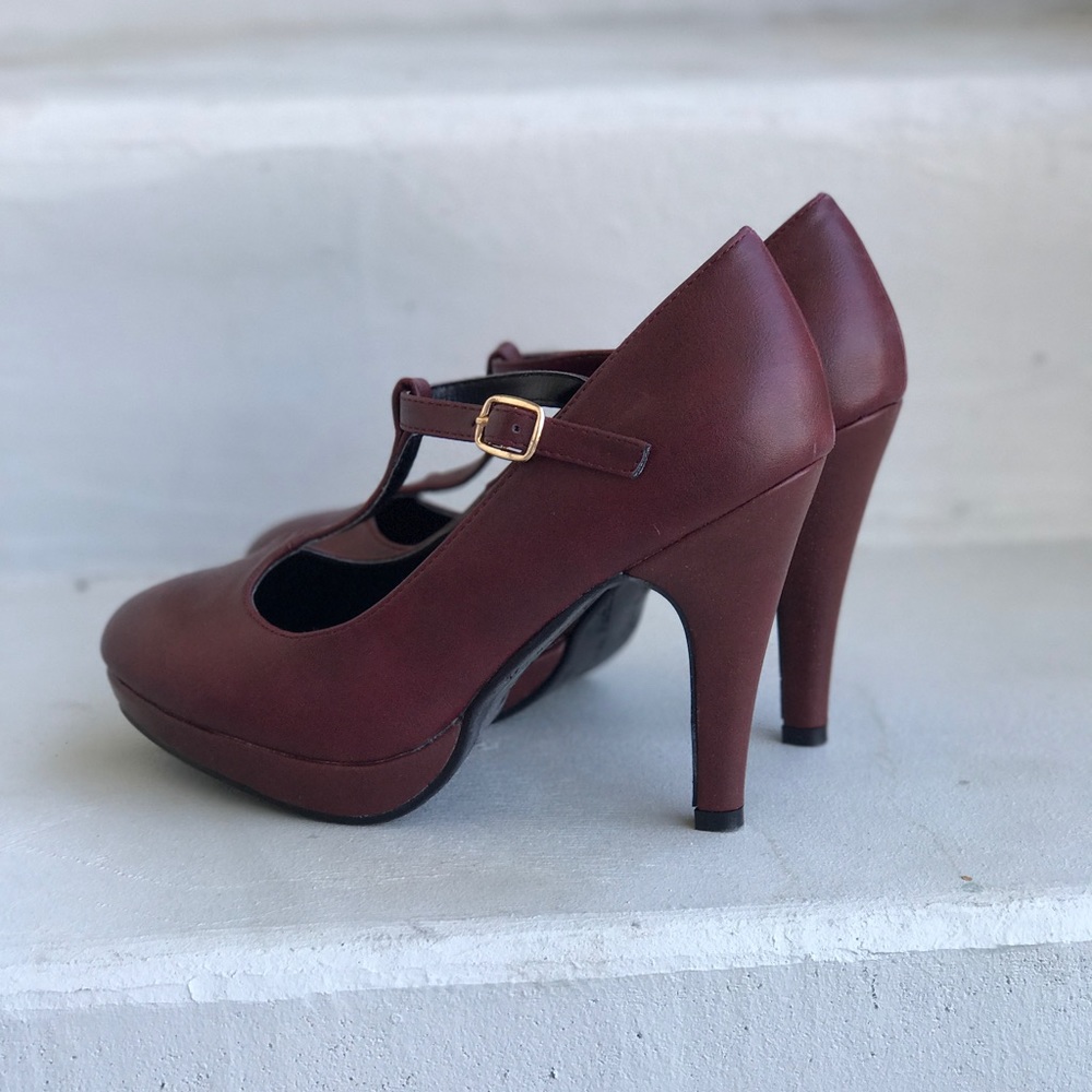 Petite Burgundy Mary Jane T-Strap Platform Pumps - Picture 5 of 5