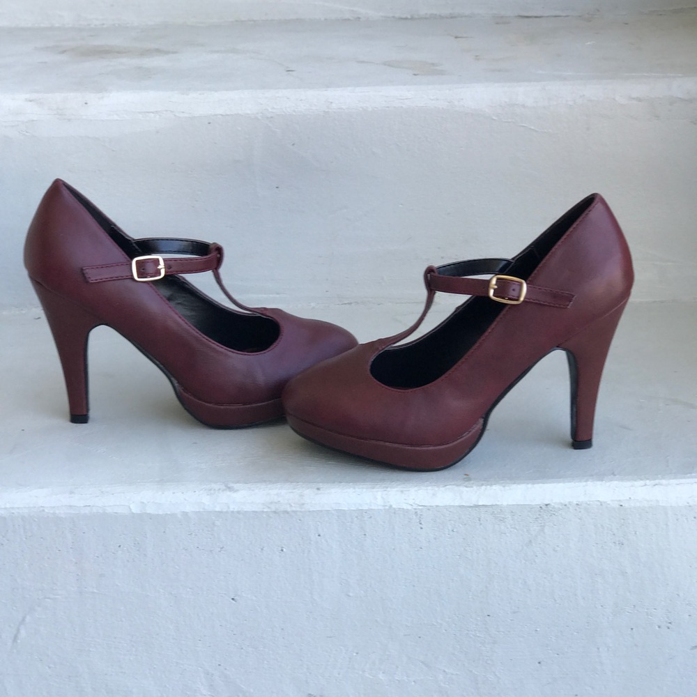 Petite Burgundy Mary Jane T-Strap Platform Pumps - Picture 3 of 5