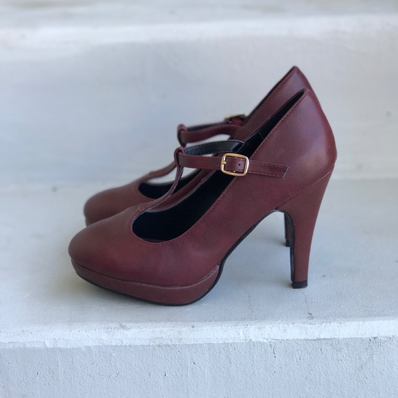 Petite Burgundy Mary Jane T-Strap Platform Pumps - Picture 4 of 5