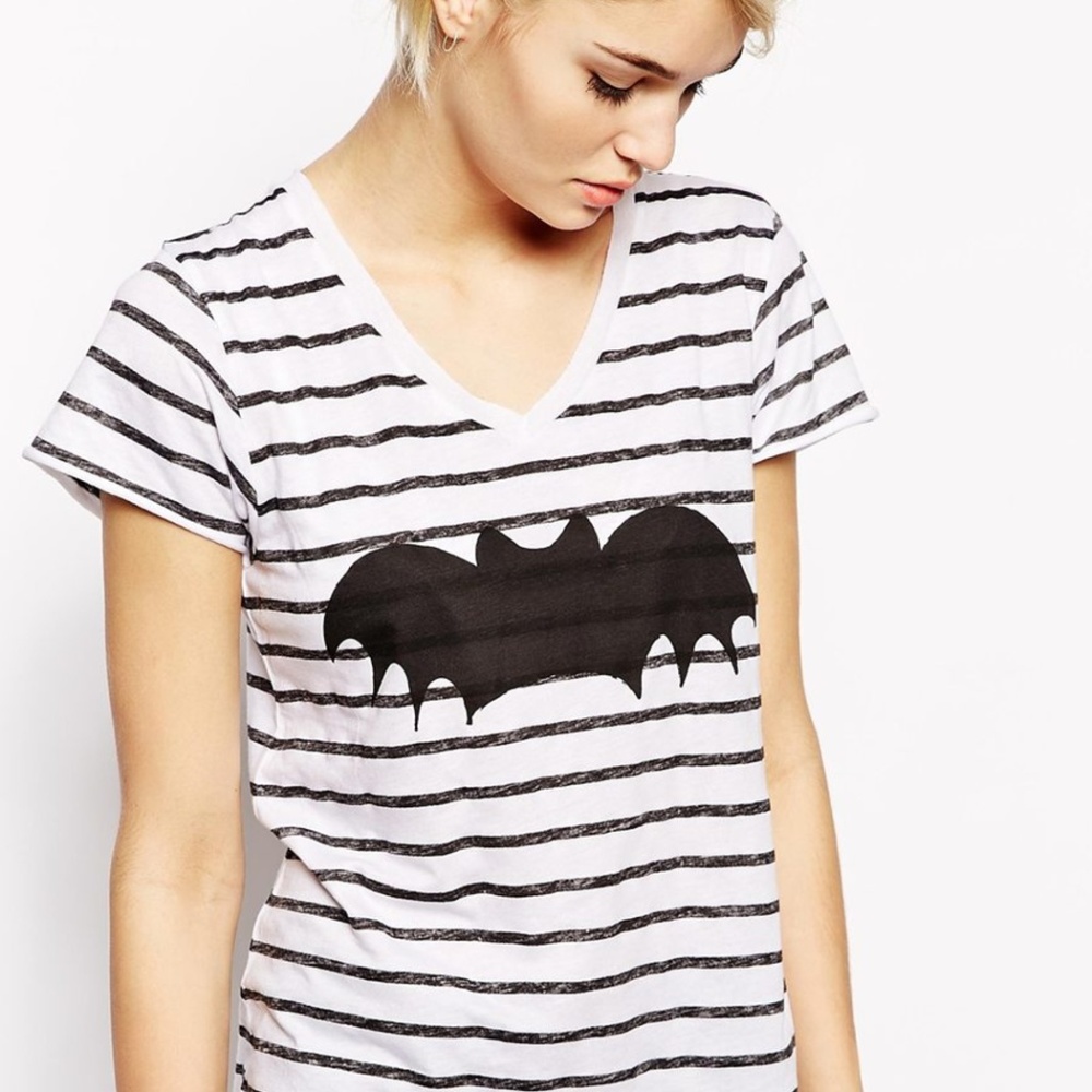 Zoe Karssen super cute striped bat tee. Sz M