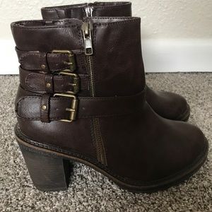 zip up leather boots