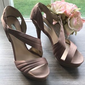 H by Halston platform stiletto hills