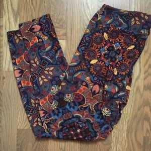 🦄LuLaRoe Leggings Paisley Medallion TC🦄